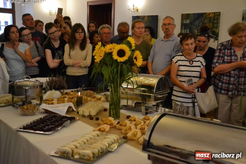 Zdjęcie w galerii na portalu naszraciborz.pl: Przy książęcym stole - wernisaż z degustacją potraw na Zamku Piastowskim wiadomości z regionu