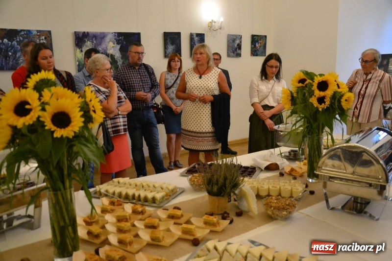 Zdjęcie w galerii na portalu naszraciborz.pl: Przy książęcym stole - wernisaż z degustacją potraw na Zamku Piastowskim wiadomości z regionu