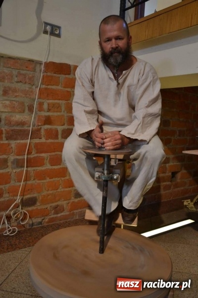 Zdjęcie w galerii na portalu naszraciborz.pl: Przy książęcym stole - wernisaż z degustacją potraw na Zamku Piastowskim wiadomości z regionu