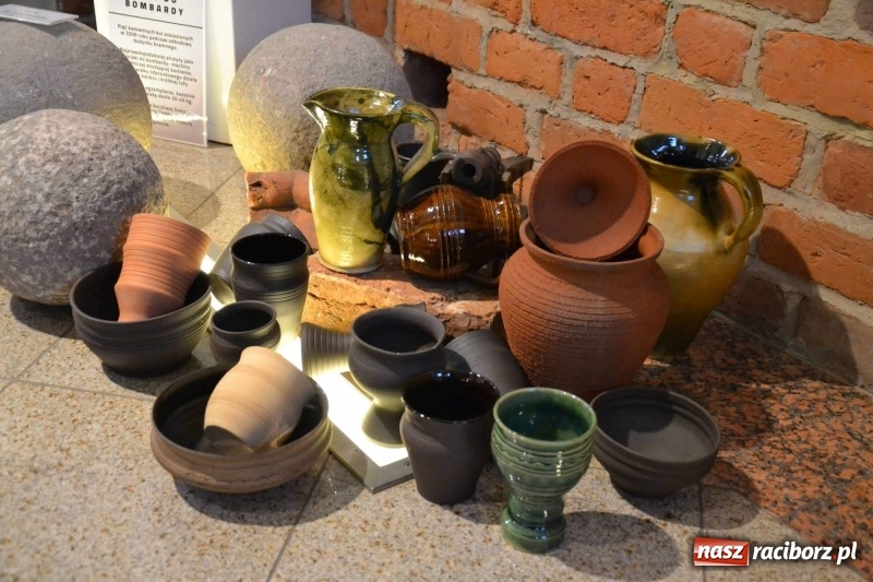 Zdjęcie w galerii na portalu naszraciborz.pl: Przy książęcym stole - wernisaż z degustacją potraw na Zamku Piastowskim wiadomości z regionu