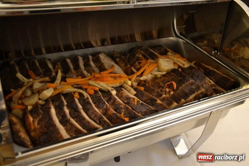 Zdjęcie w galerii na portalu naszraciborz.pl: Przy książęcym stole - wernisaż z degustacją potraw na Zamku Piastowskim wiadomości z regionu