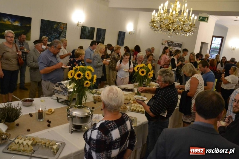 Zdjęcie w galerii na portalu naszraciborz.pl: Przy książęcym stole - wernisaż z degustacją potraw na Zamku Piastowskim wiadomości z regionu