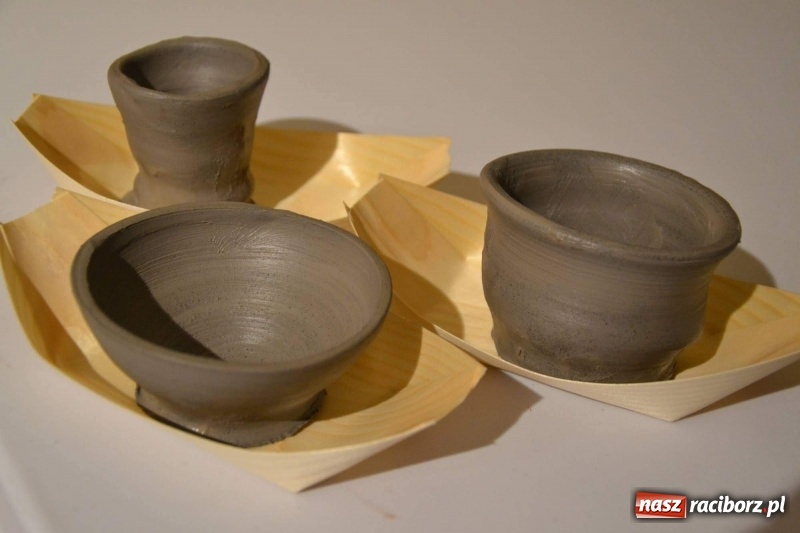 Zdjęcie w galerii na portalu naszraciborz.pl: Przy książęcym stole - wernisaż z degustacją potraw na Zamku Piastowskim wiadomości z regionu