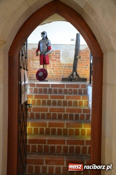 Zdjęcie w galerii na portalu naszraciborz.pl: Przy książęcym stole - wernisaż z degustacją potraw na Zamku Piastowskim wiadomości z regionu