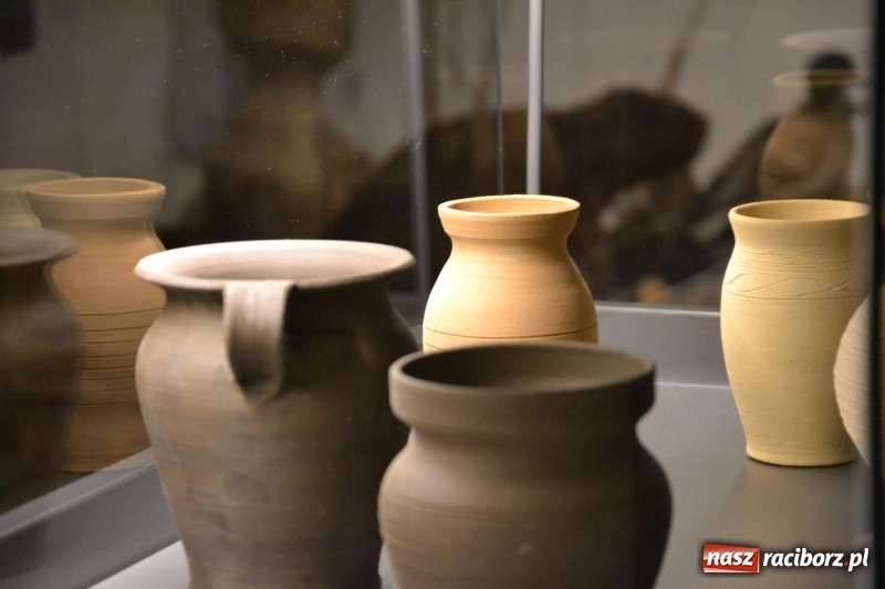 Zdjęcie w galerii na portalu naszraciborz.pl: Przy książęcym stole - wernisaż z degustacją potraw na Zamku Piastowskim wiadomości z regionu