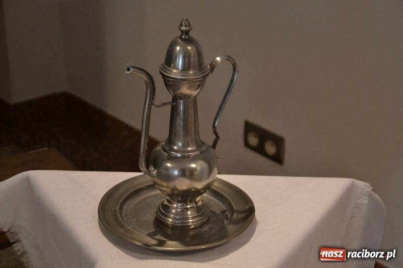 Zdjęcie w galerii na portalu naszraciborz.pl: Przy książęcym stole - wernisaż z degustacją potraw na Zamku Piastowskim wiadomości z regionu