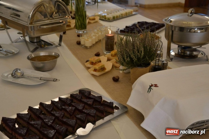 Zdjęcie w galerii na portalu naszraciborz.pl: Przy książęcym stole - wernisaż z degustacją potraw na Zamku Piastowskim wiadomości z regionu