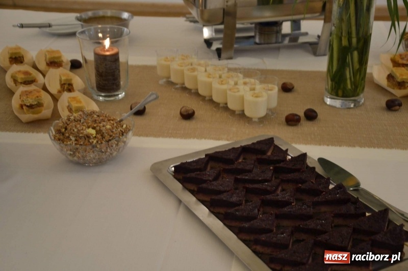 Zdjęcie w galerii na portalu naszraciborz.pl: Przy książęcym stole - wernisaż z degustacją potraw na Zamku Piastowskim wiadomości z regionu