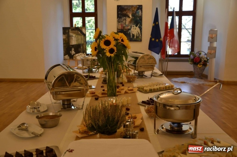 Zdjęcie w galerii na portalu naszraciborz.pl: Przy książęcym stole - wernisaż z degustacją potraw na Zamku Piastowskim wiadomości z regionu