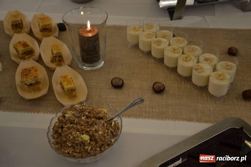 Zdjęcie w galerii na portalu naszraciborz.pl: Przy książęcym stole - wernisaż z degustacją potraw na Zamku Piastowskim wiadomości z regionu