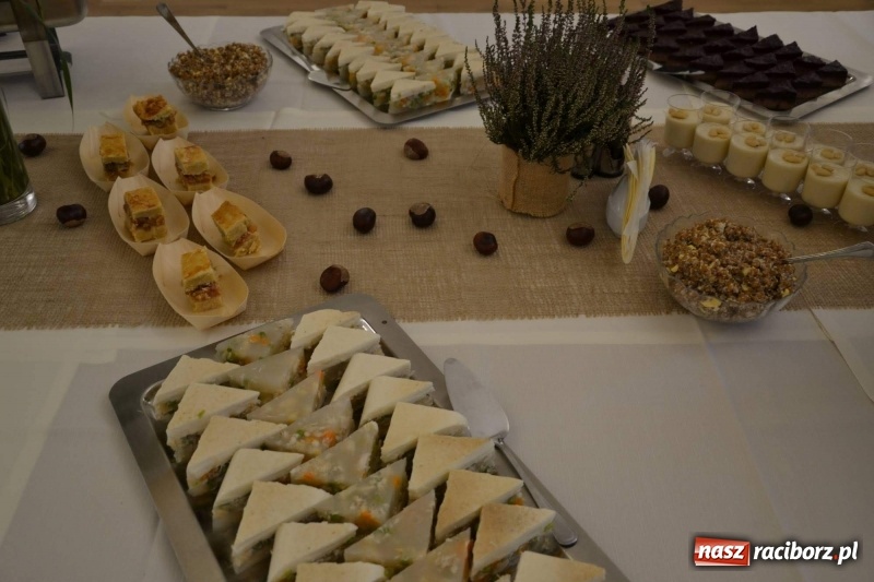 Zdjęcie w galerii na portalu naszraciborz.pl: Przy książęcym stole - wernisaż z degustacją potraw na Zamku Piastowskim wiadomości z regionu