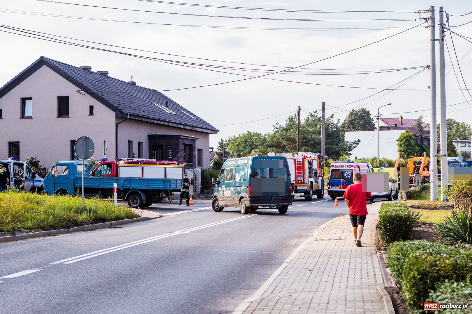 Zdjęcie w galerii na portalu naszraciborz.pl: Tragiczny czwartek na drogach. Trzy wypadki w Raciborzu. Na Ocicach potrącenie 16-latki wiadomości z regionu