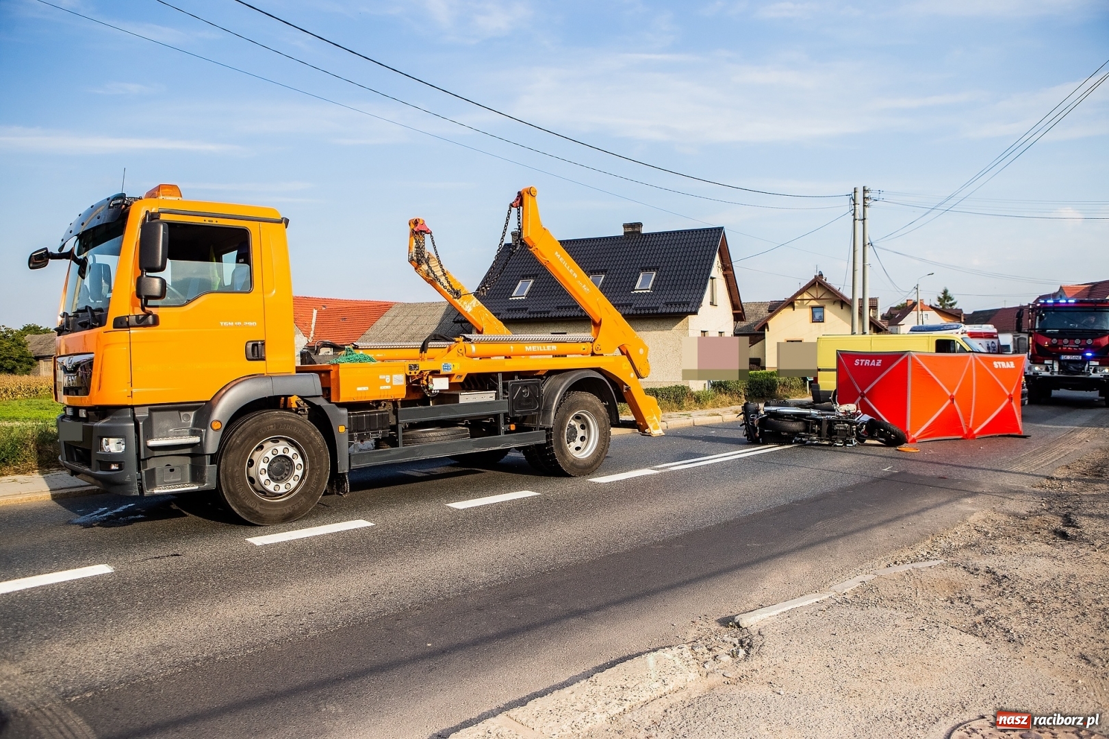 Zdjęcie w galerii na portalu naszraciborz.pl: Tragiczny czwartek na drogach. Trzy wypadki w Raciborzu. Na Ocicach potrącenie 16-latki wiadomości z regionu