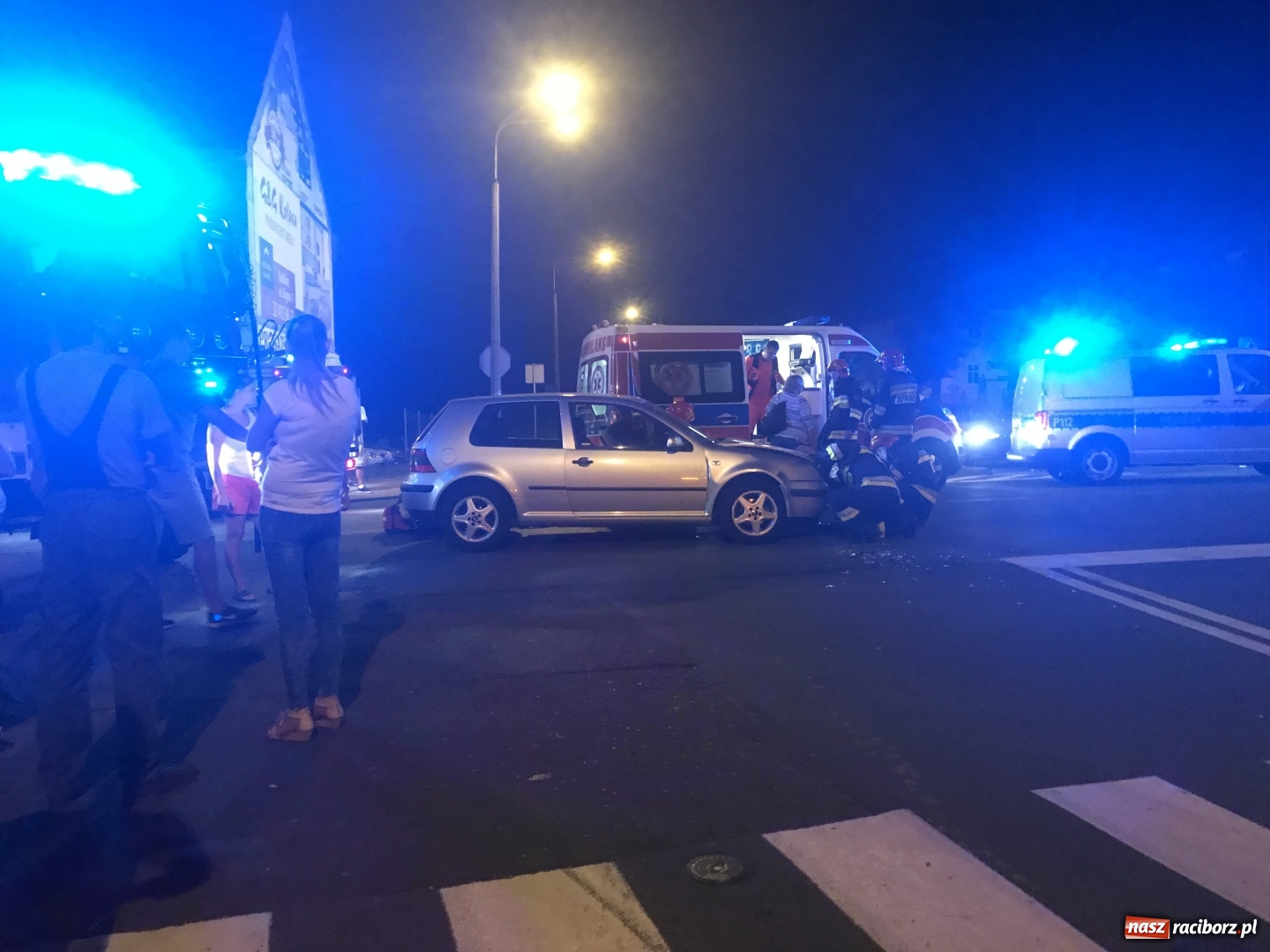 Zdjęcie w galerii na portalu naszraciborz.pl: Tragiczny czwartek na drogach. Trzy wypadki w Raciborzu. Na Ocicach potrącenie 16-latki wiadomości z regionu