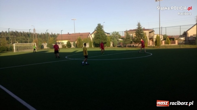 Zdjęcie w galerii na portalu naszraciborz.pl: W Nędzy rywalizowali o puchar komendanta. Najlepsi policjanci z Rydułtów wiadomości z regionu