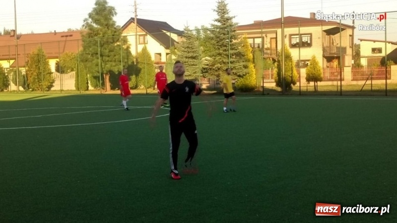 Zdjęcie w galerii na portalu naszraciborz.pl: W Nędzy rywalizowali o puchar komendanta. Najlepsi policjanci z Rydułtów wiadomości z regionu