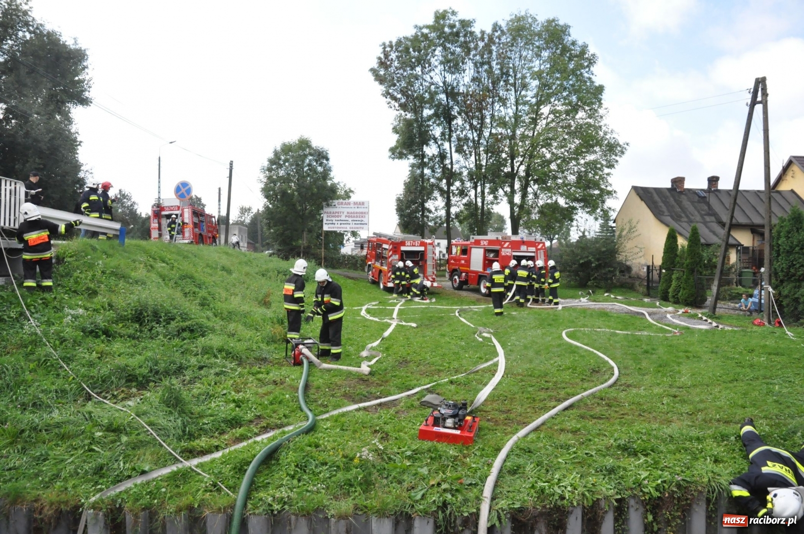 Zdjęcie w galerii na portalu naszraciborz.pl: Pożar w domu seniora! Polsko-czeskie ćwiczenia bojowe w Zabełkowie FOTO i WIDEO wiadomości z regionu