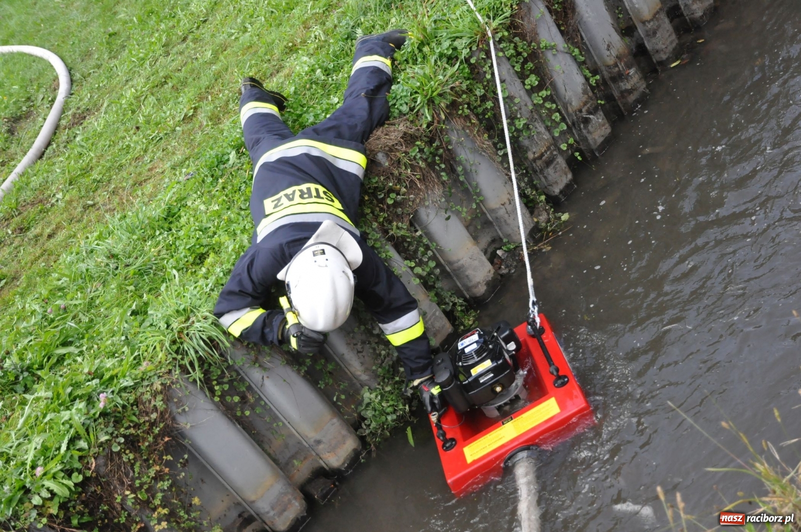 Zdjęcie w galerii na portalu naszraciborz.pl: Pożar w domu seniora! Polsko-czeskie ćwiczenia bojowe w Zabełkowie FOTO i WIDEO wiadomości z regionu