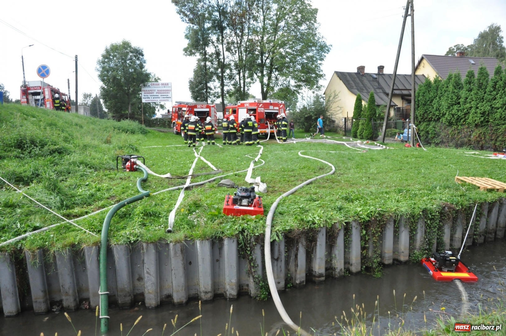 Zdjęcie w galerii na portalu naszraciborz.pl: Pożar w domu seniora! Polsko-czeskie ćwiczenia bojowe w Zabełkowie FOTO i WIDEO wiadomości z regionu