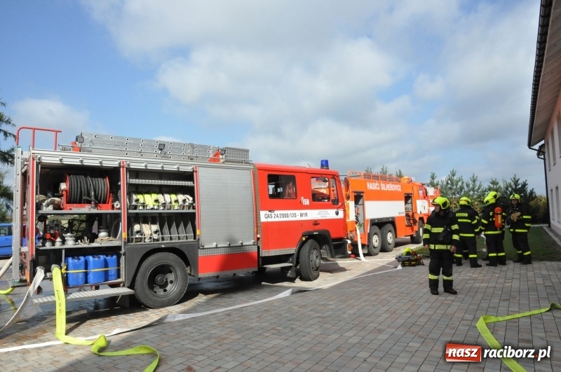 Zdjęcie w galerii na portalu naszraciborz.pl: Pożar w domu seniora! Polsko-czeskie ćwiczenia bojowe w Zabełkowie FOTO i WIDEO wiadomości z regionu