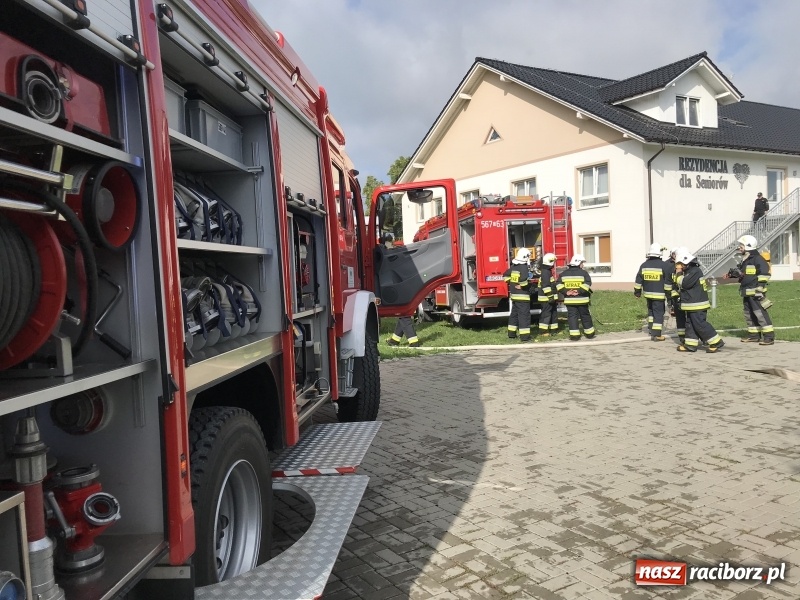 Zdjęcie w galerii na portalu naszraciborz.pl: Pożar w domu seniora! Polsko-czeskie ćwiczenia bojowe w Zabełkowie FOTO i WIDEO wiadomości z regionu