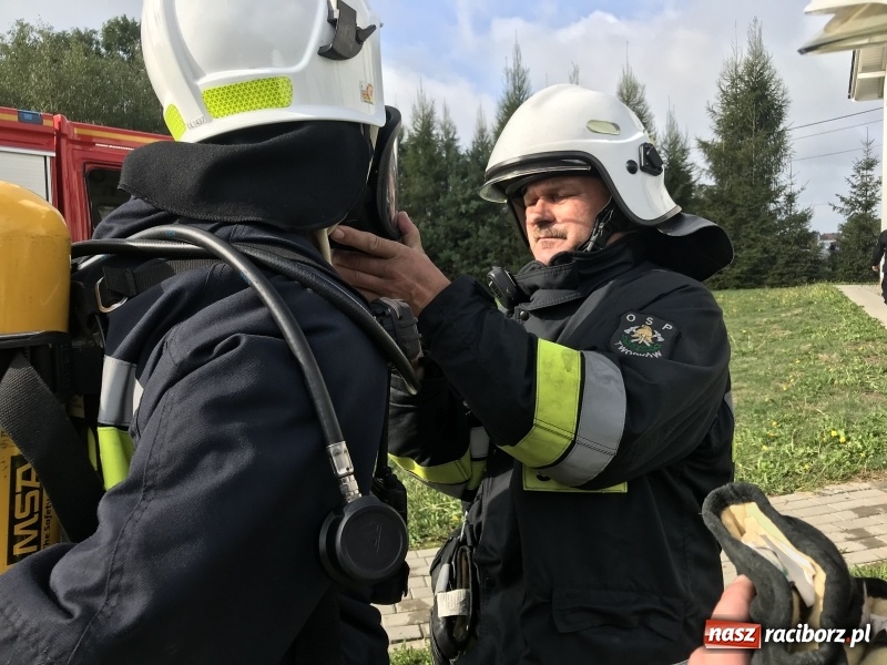 Zdjęcie w galerii na portalu naszraciborz.pl: Pożar w domu seniora! Polsko-czeskie ćwiczenia bojowe w Zabełkowie FOTO i WIDEO wiadomości z regionu