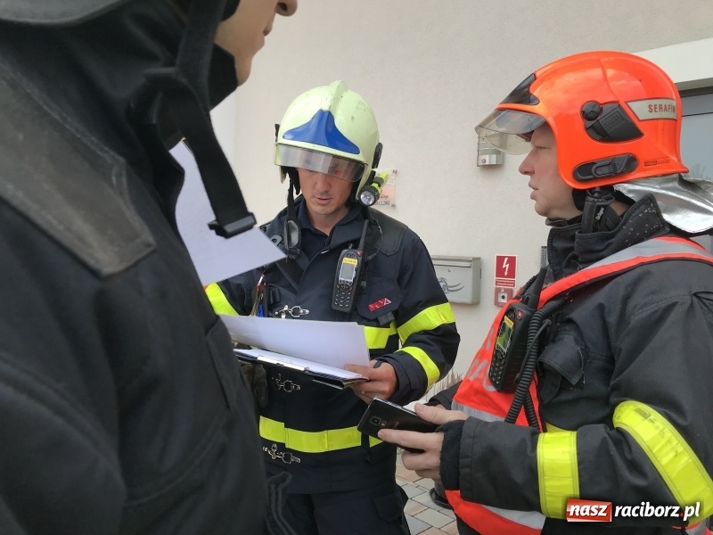Zdjęcie w galerii na portalu naszraciborz.pl: Pożar w domu seniora! Polsko-czeskie ćwiczenia bojowe w Zabełkowie FOTO i WIDEO wiadomości z regionu