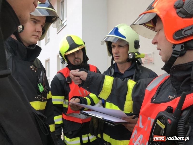 Zdjęcie w galerii na portalu naszraciborz.pl: Pożar w domu seniora! Polsko-czeskie ćwiczenia bojowe w Zabełkowie FOTO i WIDEO wiadomości z regionu