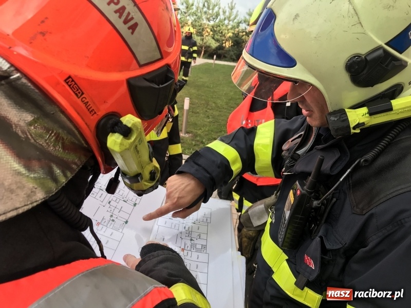Zdjęcie w galerii na portalu naszraciborz.pl: Pożar w domu seniora! Polsko-czeskie ćwiczenia bojowe w Zabełkowie FOTO i WIDEO wiadomości z regionu