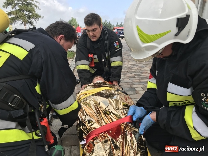 Zdjęcie w galerii na portalu naszraciborz.pl: Pożar w domu seniora! Polsko-czeskie ćwiczenia bojowe w Zabełkowie FOTO i WIDEO wiadomości z regionu