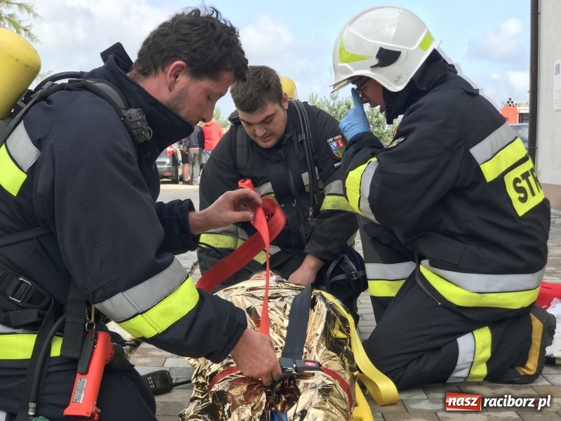 Zdjęcie w galerii na portalu naszraciborz.pl: Pożar w domu seniora! Polsko-czeskie ćwiczenia bojowe w Zabełkowie FOTO i WIDEO wiadomości z regionu