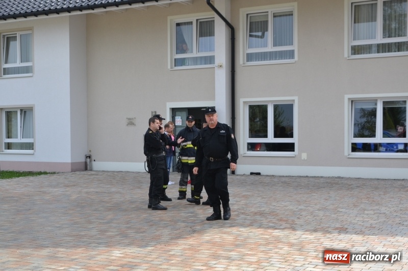 Zdjęcie w galerii na portalu naszraciborz.pl: Pożar w domu seniora! Polsko-czeskie ćwiczenia bojowe w Zabełkowie FOTO i WIDEO wiadomości z regionu