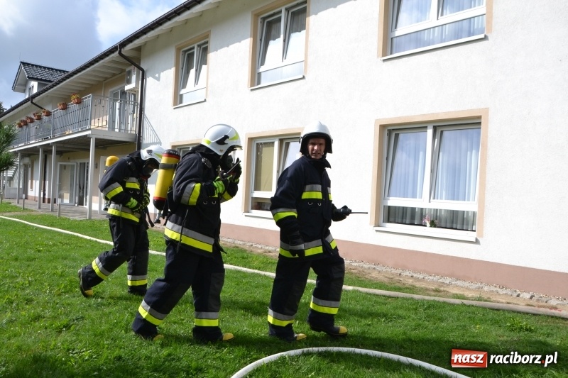 Zdjęcie w galerii na portalu naszraciborz.pl: Pożar w domu seniora! Polsko-czeskie ćwiczenia bojowe w Zabełkowie FOTO i WIDEO wiadomości z regionu