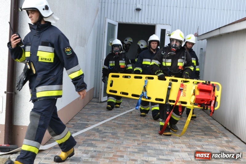 Zdjęcie w galerii na portalu naszraciborz.pl: Pożar w domu seniora! Polsko-czeskie ćwiczenia bojowe w Zabełkowie FOTO i WIDEO wiadomości z regionu