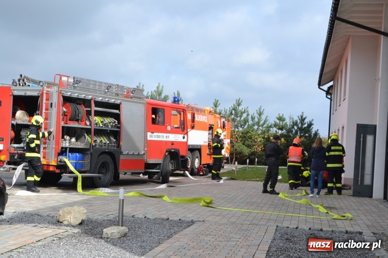 Zdjęcie w galerii na portalu naszraciborz.pl: Pożar w domu seniora! Polsko-czeskie ćwiczenia bojowe w Zabełkowie FOTO i WIDEO wiadomości z regionu