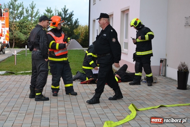 Zdjęcie w galerii na portalu naszraciborz.pl: Pożar w domu seniora! Polsko-czeskie ćwiczenia bojowe w Zabełkowie FOTO i WIDEO wiadomości z regionu