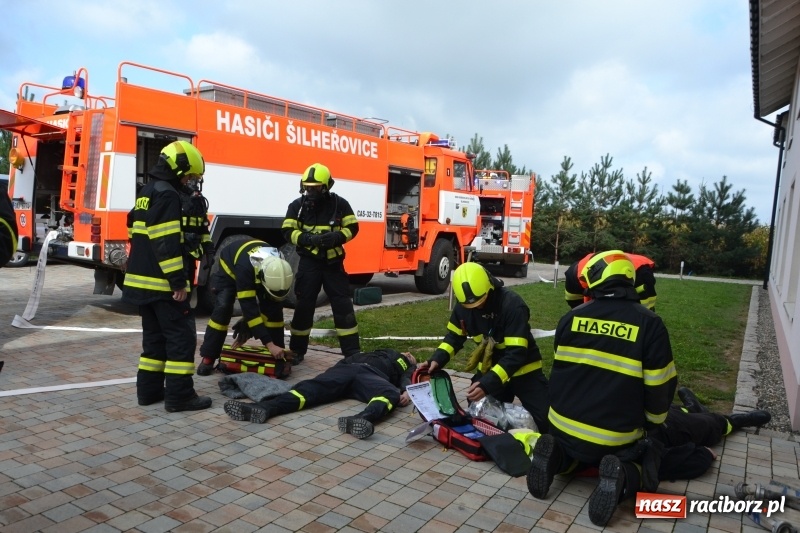Zdjęcie w galerii na portalu naszraciborz.pl: Pożar w domu seniora! Polsko-czeskie ćwiczenia bojowe w Zabełkowie FOTO i WIDEO wiadomości z regionu