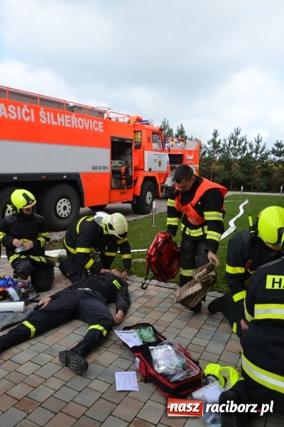 Zdjęcie w galerii na portalu naszraciborz.pl: Pożar w domu seniora! Polsko-czeskie ćwiczenia bojowe w Zabełkowie FOTO i WIDEO wiadomości z regionu