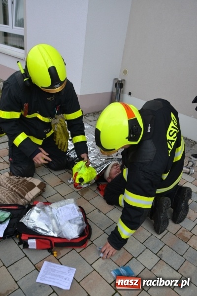 Zdjęcie w galerii na portalu naszraciborz.pl: Pożar w domu seniora! Polsko-czeskie ćwiczenia bojowe w Zabełkowie FOTO i WIDEO wiadomości z regionu