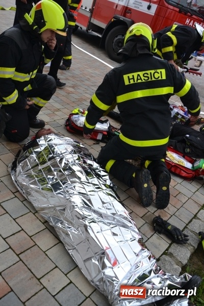 Zdjęcie w galerii na portalu naszraciborz.pl: Pożar w domu seniora! Polsko-czeskie ćwiczenia bojowe w Zabełkowie FOTO i WIDEO wiadomości z regionu