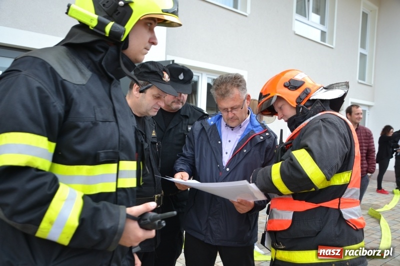 Zdjęcie w galerii na portalu naszraciborz.pl: Pożar w domu seniora! Polsko-czeskie ćwiczenia bojowe w Zabełkowie FOTO i WIDEO wiadomości z regionu