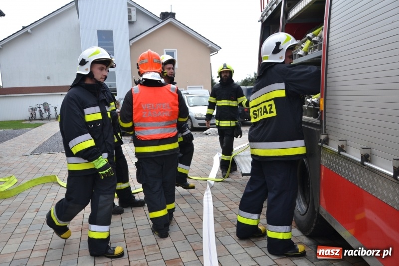Zdjęcie w galerii na portalu naszraciborz.pl: Pożar w domu seniora! Polsko-czeskie ćwiczenia bojowe w Zabełkowie FOTO i WIDEO wiadomości z regionu