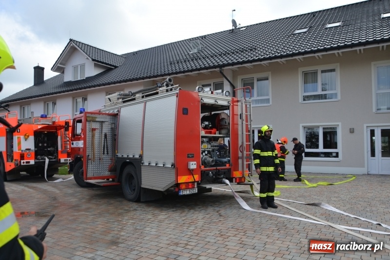 Zdjęcie w galerii na portalu naszraciborz.pl: Pożar w domu seniora! Polsko-czeskie ćwiczenia bojowe w Zabełkowie FOTO i WIDEO wiadomości z regionu