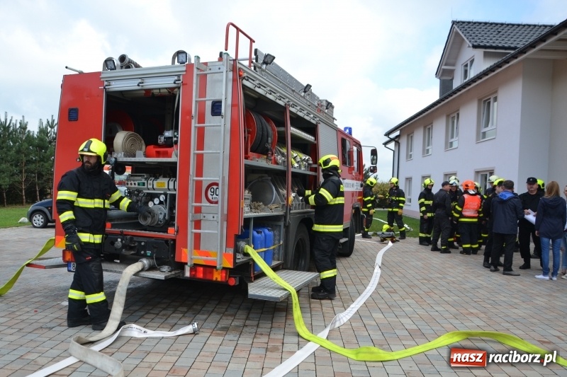 Zdjęcie w galerii na portalu naszraciborz.pl: Pożar w domu seniora! Polsko-czeskie ćwiczenia bojowe w Zabełkowie FOTO i WIDEO wiadomości z regionu