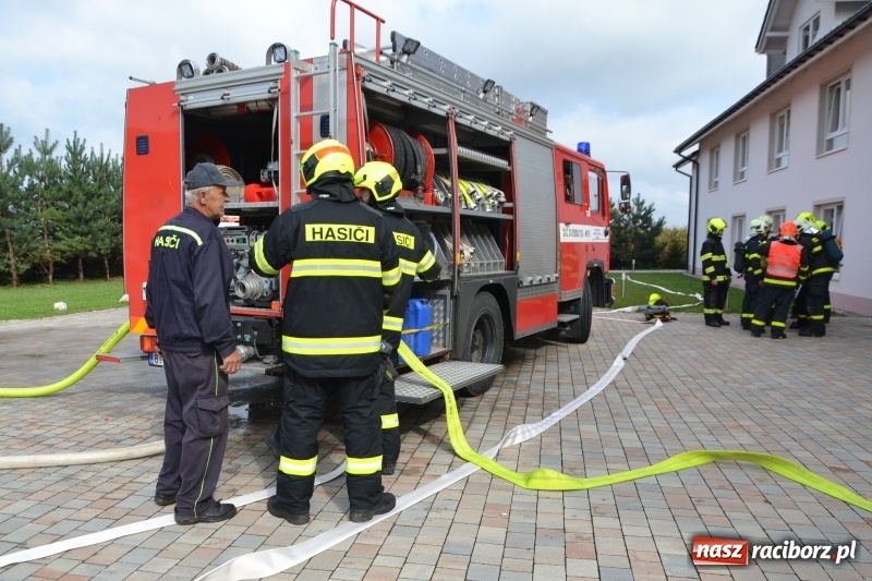 Zdjęcie w galerii na portalu naszraciborz.pl: Pożar w domu seniora! Polsko-czeskie ćwiczenia bojowe w Zabełkowie FOTO i WIDEO wiadomości z regionu