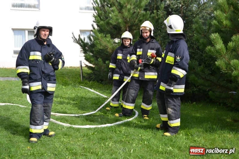 Zdjęcie w galerii na portalu naszraciborz.pl: Pożar w domu seniora! Polsko-czeskie ćwiczenia bojowe w Zabełkowie FOTO i WIDEO wiadomości z regionu