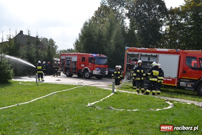 Zdjęcie w galerii na portalu naszraciborz.pl: Pożar w domu seniora! Polsko-czeskie ćwiczenia bojowe w Zabełkowie FOTO i WIDEO wiadomości z regionu