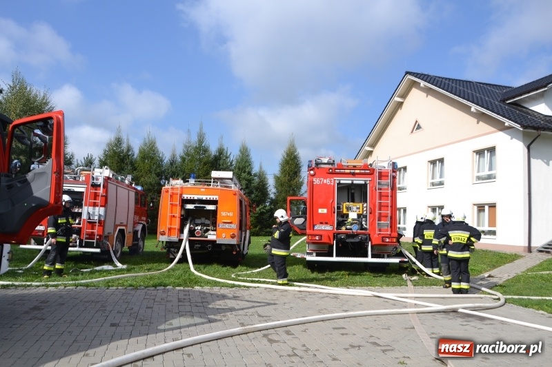 Zdjęcie w galerii na portalu naszraciborz.pl: Pożar w domu seniora! Polsko-czeskie ćwiczenia bojowe w Zabełkowie FOTO i WIDEO wiadomości z regionu