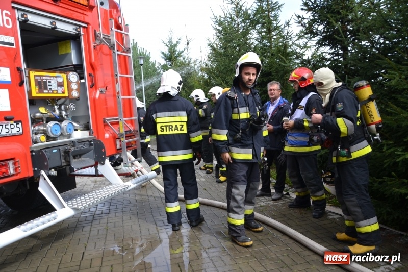 Zdjęcie w galerii na portalu naszraciborz.pl: Pożar w domu seniora! Polsko-czeskie ćwiczenia bojowe w Zabełkowie FOTO i WIDEO wiadomości z regionu