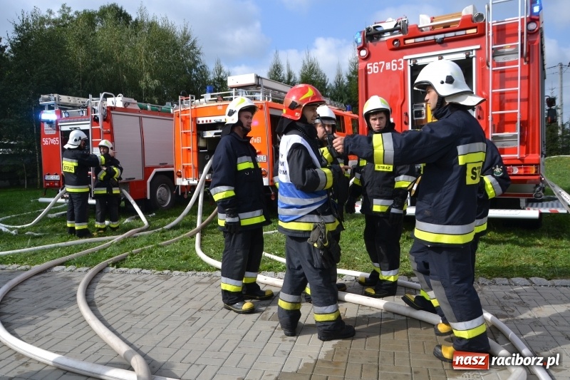 Zdjęcie w galerii na portalu naszraciborz.pl: Pożar w domu seniora! Polsko-czeskie ćwiczenia bojowe w Zabełkowie FOTO i WIDEO wiadomości z regionu